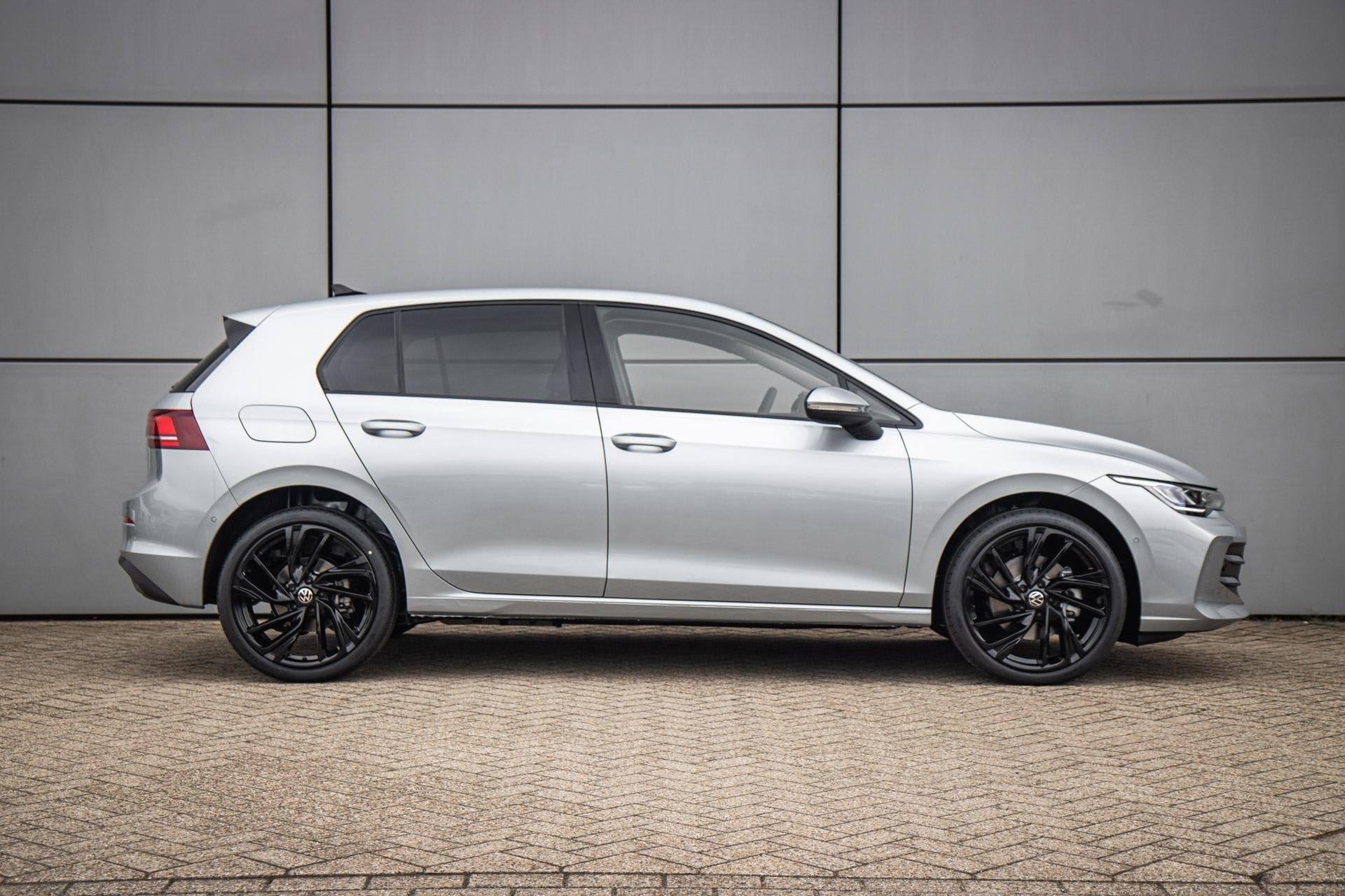 Volkswagen Golf 1.5 eHybrid 204pk Life Edition | 19" Velgen, Auto's, 12 maanden, Stof, 1498 cc, 4 cilinders