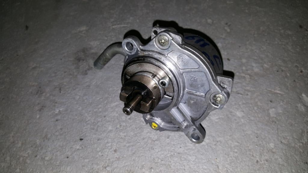 Vacuumpomp Mercedes-Benz W203 C200 CDI 2001, Ophalen of Verzenden