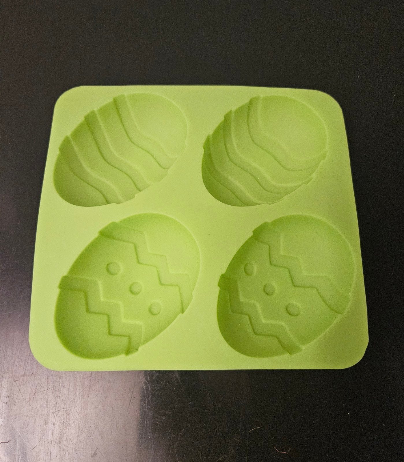 Siliconen Paasei Bakvorm - 4 Vormen, Nieuw, Ophalen of Verzenden, Rubber/elastomeren, Groen
