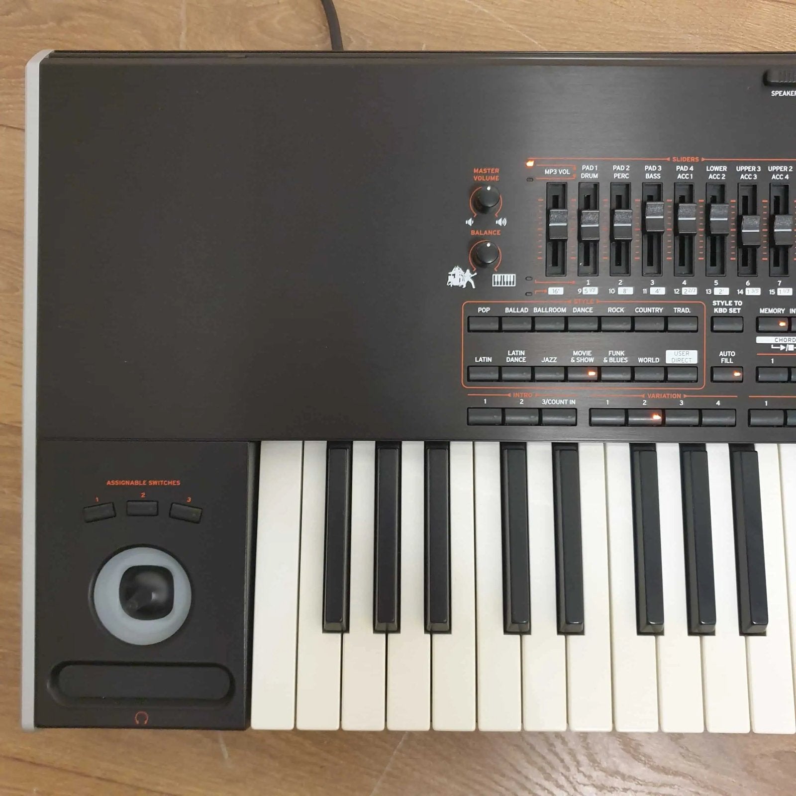Korg Pa4x 76 toetsen, Muziek en Instrumenten, Synthesizers, Zo goed als nieuw, 76 toetsen, Korg, Ophalen
