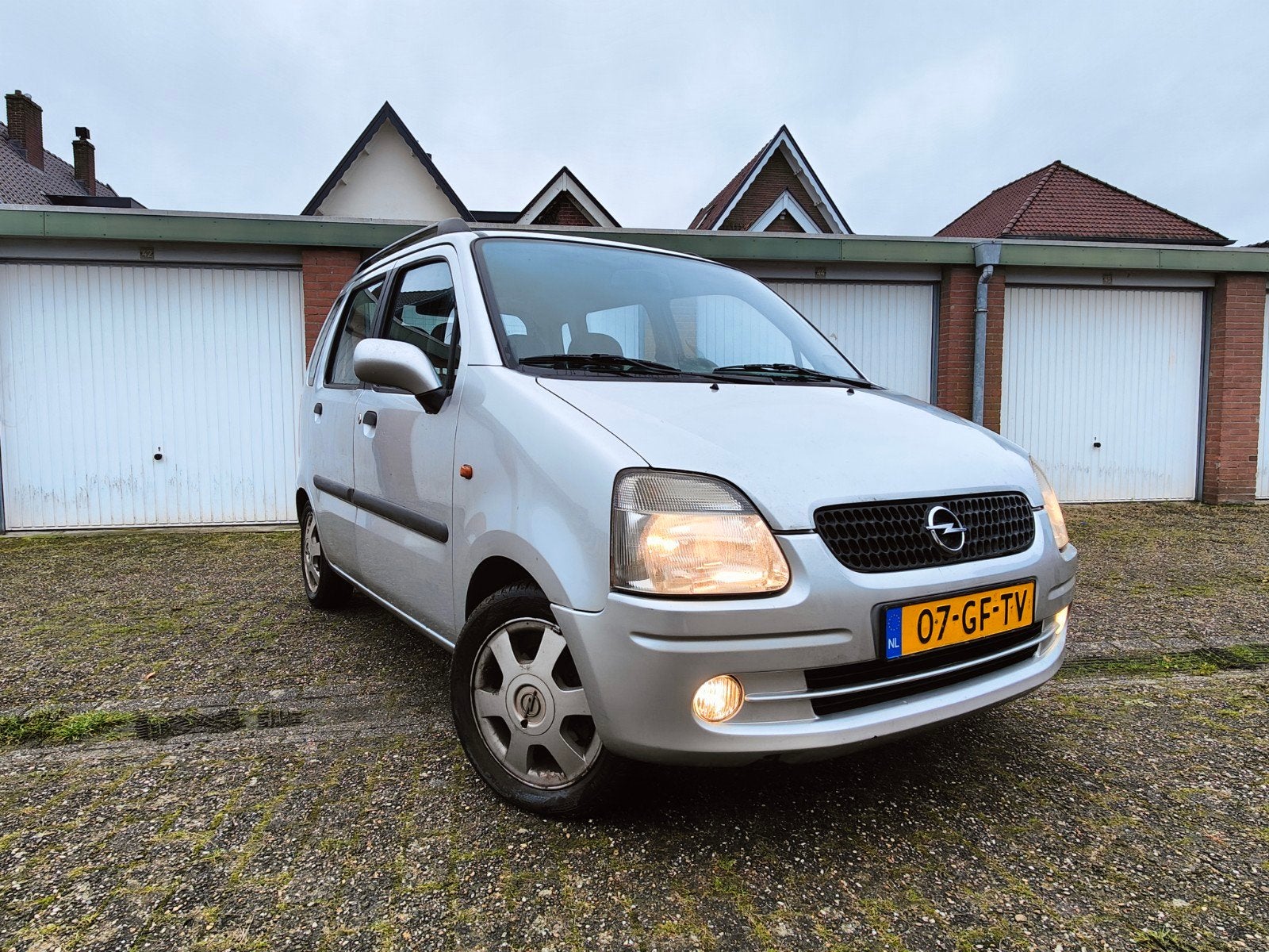 Opel Agila 1.2 I 16V NIEUWE APK Trekhaak LM Velgen Radio, Voorwielaandrijving, 4 stoelen, Origineel Nederlands, Grijs