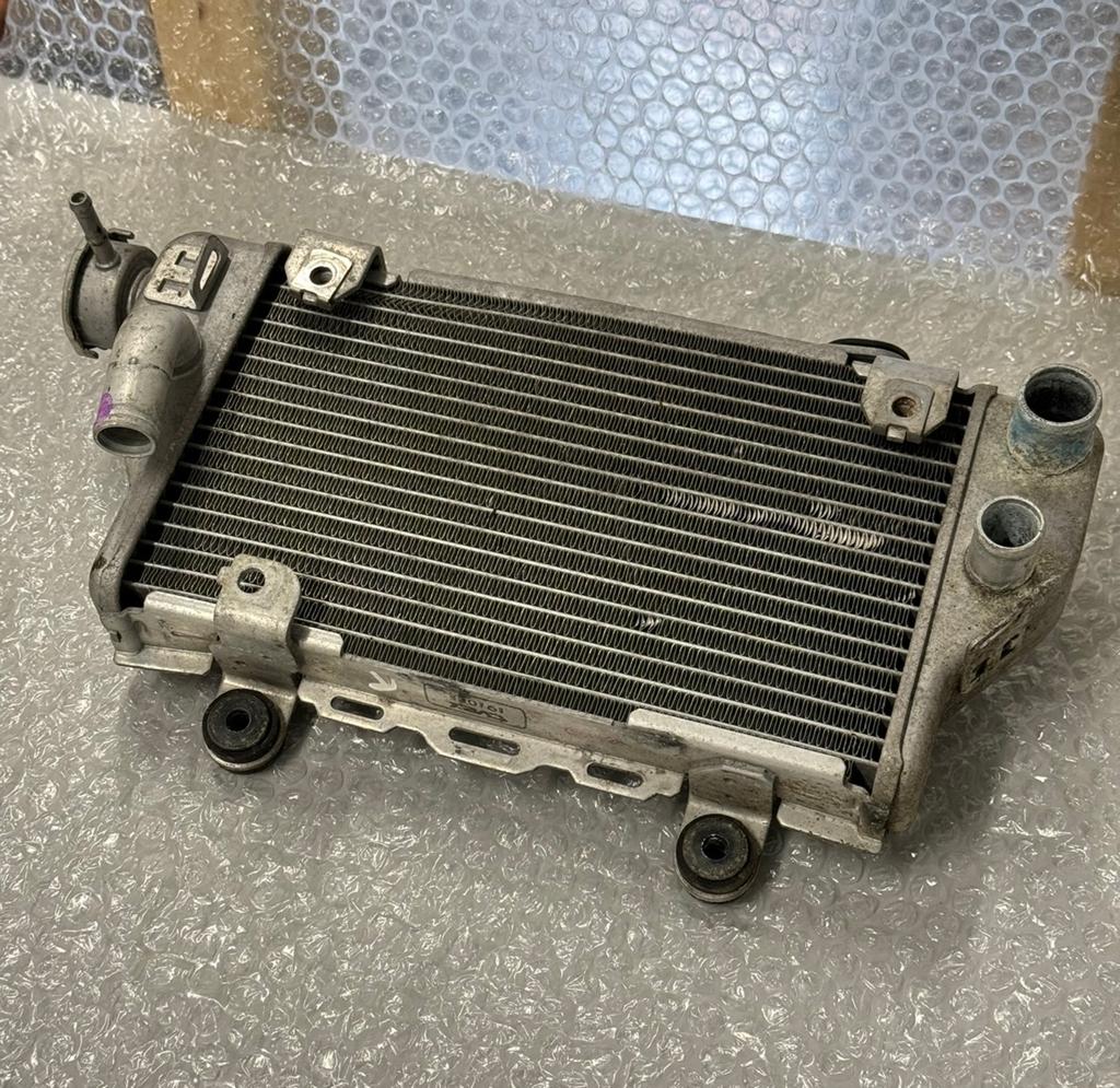 Honda CRF 1000 1100 Africa Twin radiator Radiateur OEM, Motoren, Onderdelen | Honda, Gebruikt, Ophalen of Verzenden, H, H