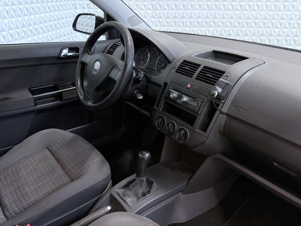 Volkswagen Polo 1.4-16V 5drs Optive met APK tot 18-04-2027!, Voorwielaandrijving, 4 cilinders, Zwart, Bedrijf