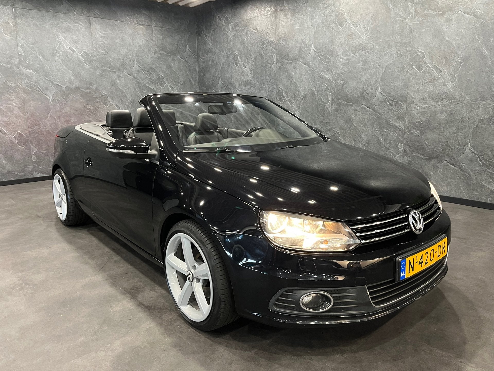 Volkswagen Eos 1.4 TSI 160PK HIGHLINE CABRIO LED PDC, Auto's, Voorwielaandrijving, Euro 5, 15 km/l, Gebruikt