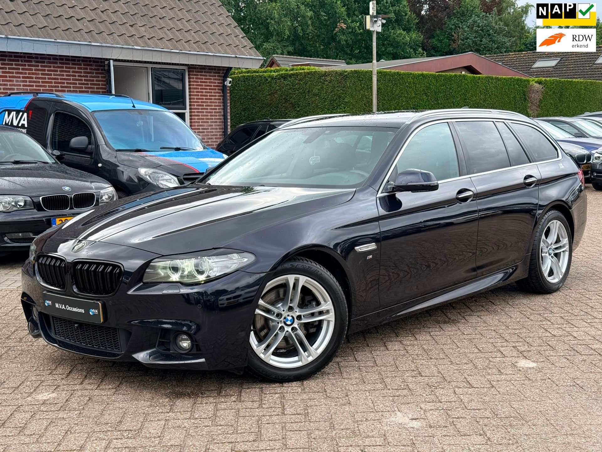 BMW 5-serie Touring 520i Executive M Sport|Nieuwe Ketting|Ca, Automaat, Gebruikt, 4 cilinders, 2000 kg