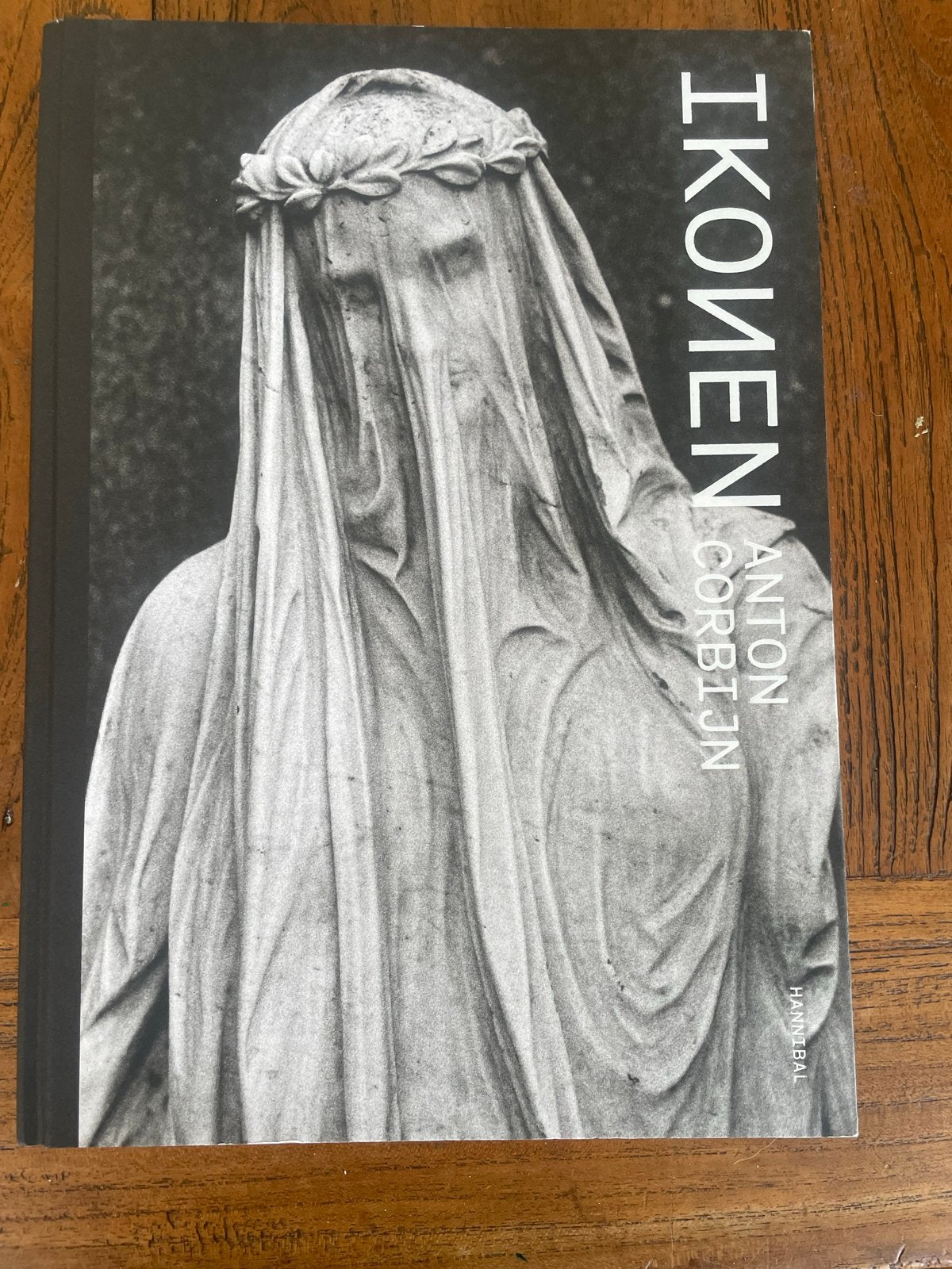 IKONEN Anton Corbijn - Fotoboek, Ophalen of Verzenden, Zo goed als nieuw, Fotografen