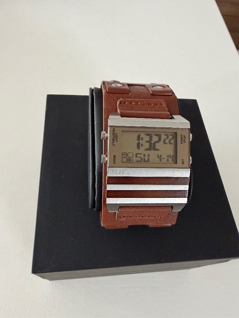 Fossil JR9748 Digitaal Bruin leer houten inleg Vintage, Sieraden, Tassen en Uiterlijk, Overige merken, Leer, Staal, Polshorloge