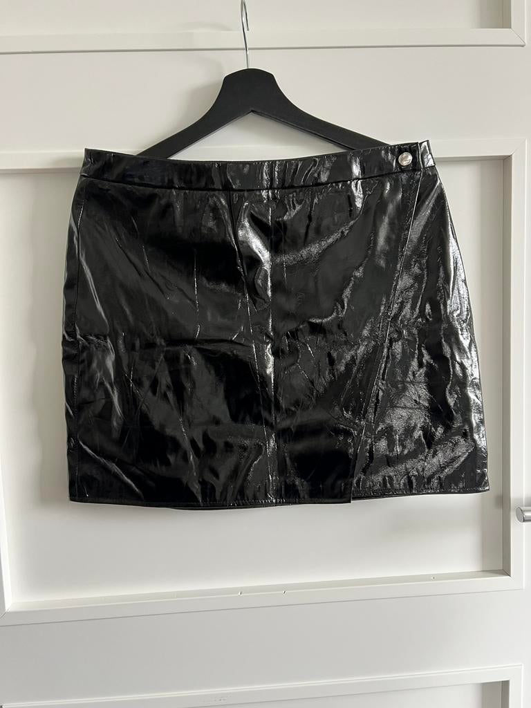 Leer look rokje • 42 • NA-KD, Kleding | Dames, Rokken, Zwart, Maat 42/44 (L), Nieuw, Ophalen of Verzenden