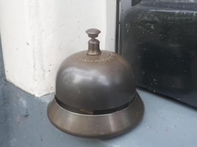 Vintage messing tafelbel baliebel winkelbel hotelbel koper, Antiek en Kunst, Ophalen of Verzenden