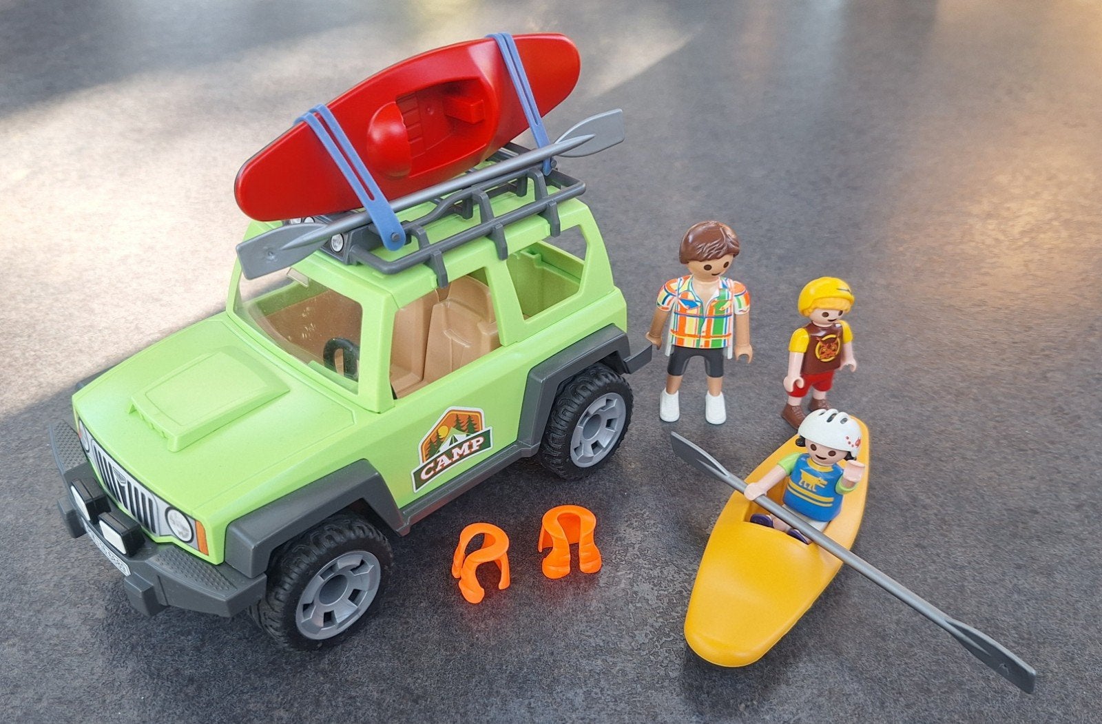 Foto 6 van Playmobil set: Jungle Jeep, Jeep met Surfer, Buggy €15