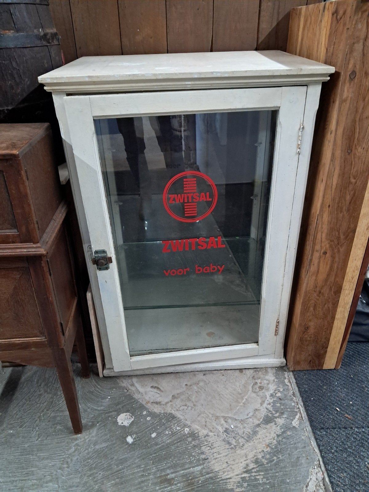 zwitsal vitrine kast, Ophalen