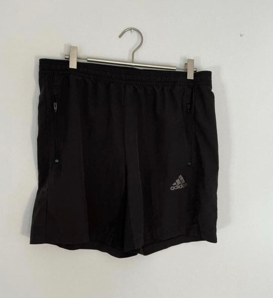 Adidas korte broek. Zwart. Maat M, Maat 48/50 (M), Zwart, Ophalen of Verzenden, Zo goed als nieuw