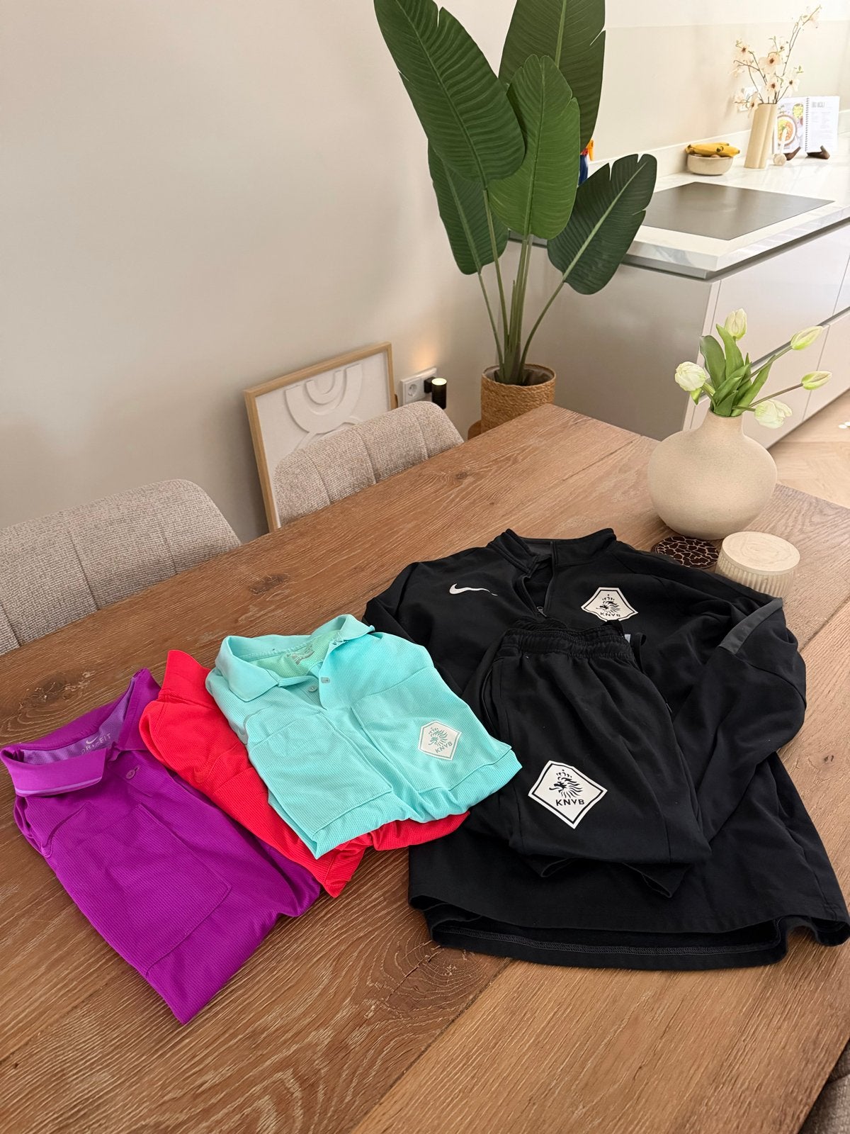 Scheidsrechterkleding Maat M: 3 Shirts en Trainingspak, Maat M, Ophalen of Verzenden