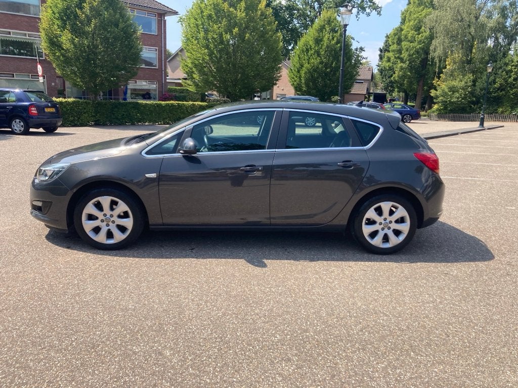 Opel Astra 1.4 Turbo Ecotec 88KW 5D 2015 Grijs, Auto's, Opel, Voorwielaandrijving, 680 kg, 4 cilinders, Origineel Nederlands