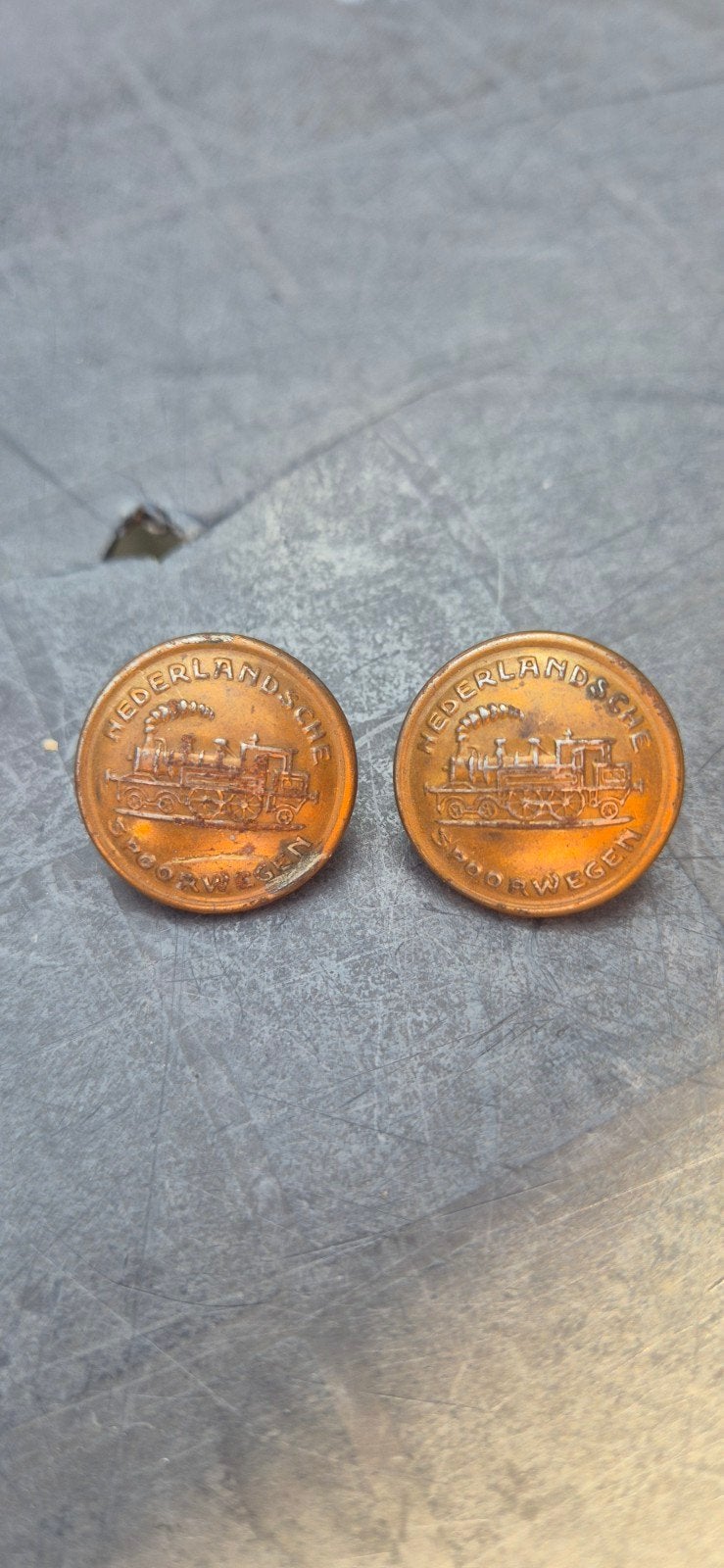 2 Antieke Nederlandse Spoorwegen Knoppen - Trein Memorabilia, Ophalen of Verzenden, Gebruikt, Trein, Overige typen
