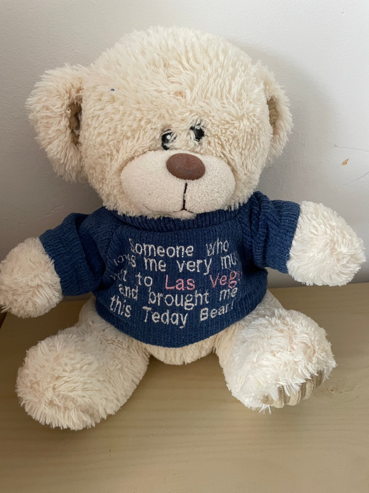 Leuke teddybeer met Las Vegas trui, Beer, Ophalen of Verzenden, Zo goed als nieuw, Middelgroot (20 tot 80 cm)