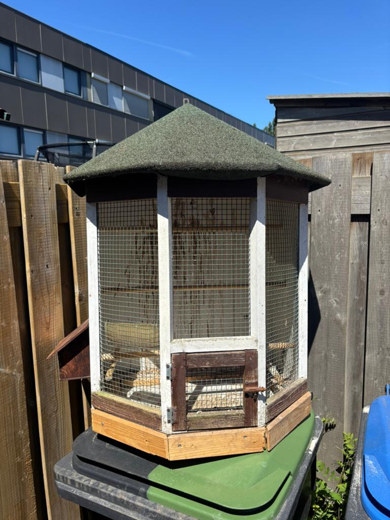 Gratis vogelkooi af te halen!!, Ophalen, Gebruikt, Hout, Vogelkooi