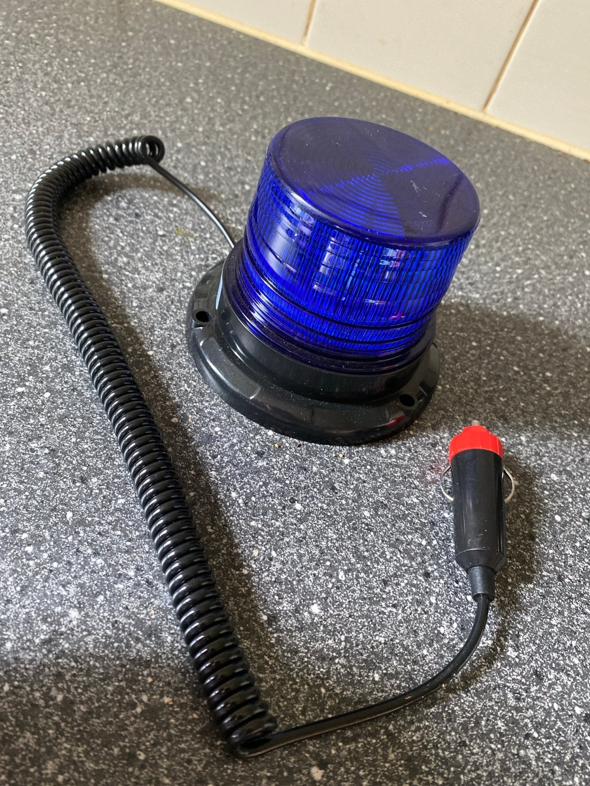 Blauwe zwaailamp 12V met sigarettenaanstekerplug, Ophalen of Verzenden, Gebruikt, Universele onderdelen