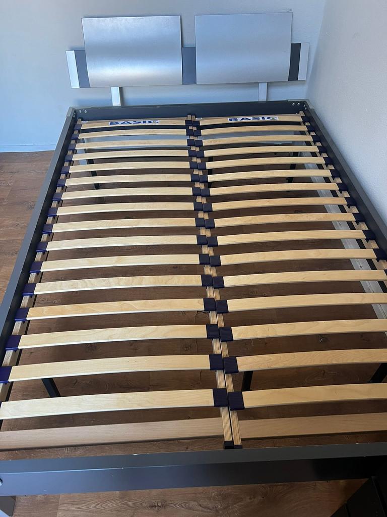 Tweepersoonsbed met lattenbodem! Gratis op te halen :), Huis en Inrichting, Slaapkamer | Bedden, Ophalen, Gebruikt, Tweepersoons