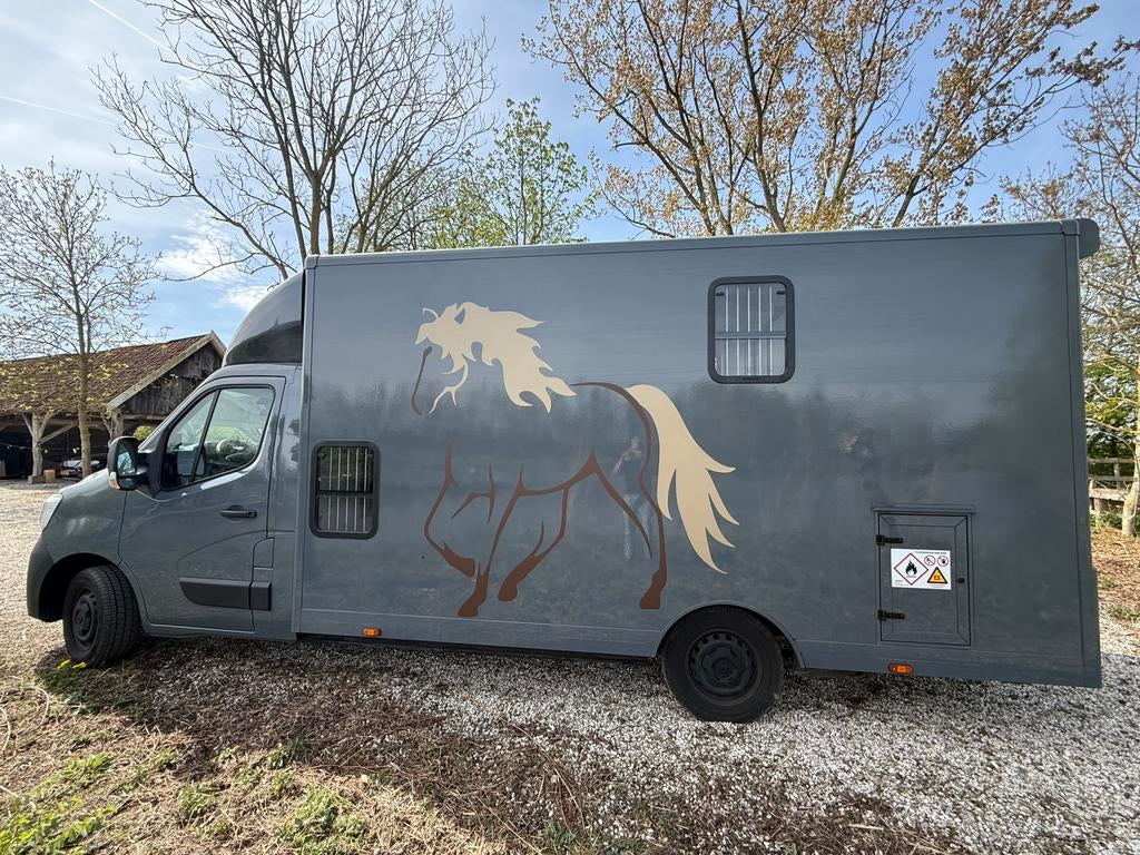 Paardenwagen Renault  2-paards met keuken en hondenverblijf, Ophalen, Zo goed als nieuw