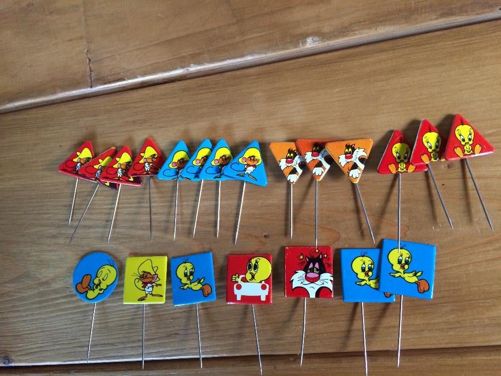 Vivo verkeersspeldjes Tweety LooneyTunes Pokemon Megaman, Ophalen of Verzenden, Zo goed als nieuw, Overige onderwerpen, Speldje of Pin