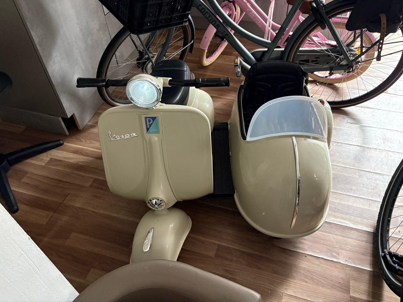 Kinder Vespa met zijspan - Elektrische scooter, Ophalen, Onbekend, Zo goed als nieuw, Onbekend