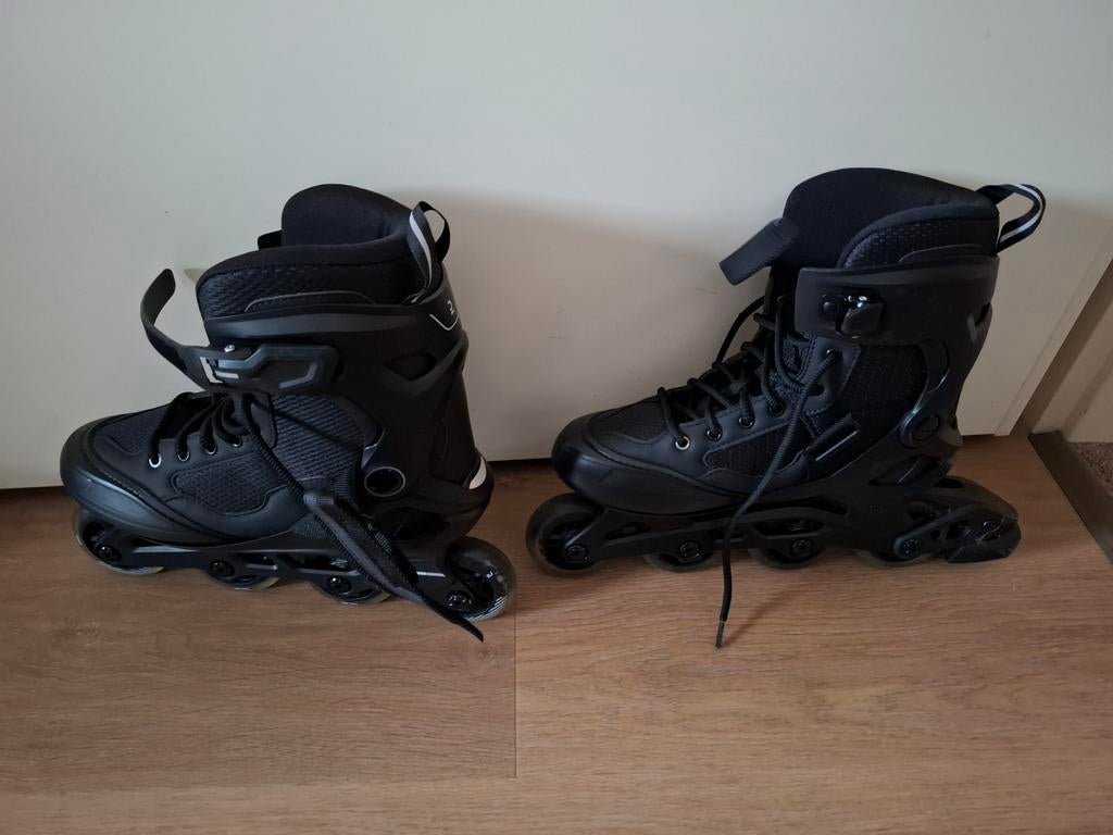 Oxelo FIT100 Skeelers zwart maat 40, Ophalen, Zo goed als nieuw, Inline skates 4 wielen