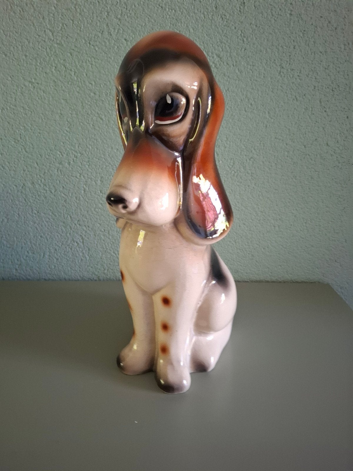 Retro vintage basset hond beeld Jema Holland., Ophalen of Verzenden, Zo goed als nieuw, Steen, Aardewerk of Keramiek, Dier