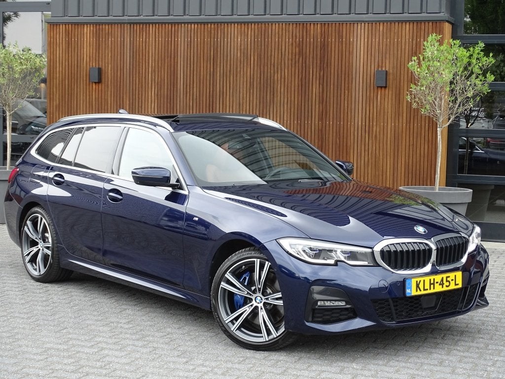 BMW 3 Serie Touring 330e 292PK M-sport Individual / Laser /, Auto's, BMW, Automaat, 1998 cc, Gebruikt, Euro 6
