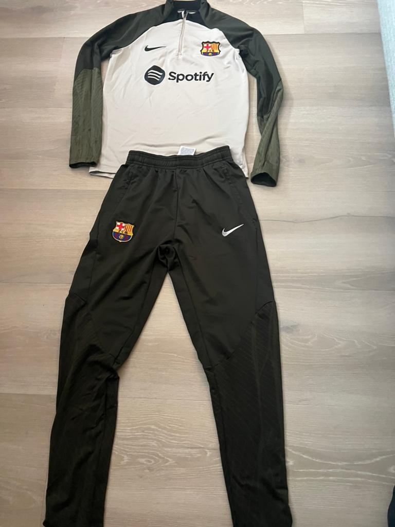 Nike FC Barcelona Trainingspak Maat 146-152, Ophalen of Verzenden, Zo goed als nieuw, Jongen, Setje