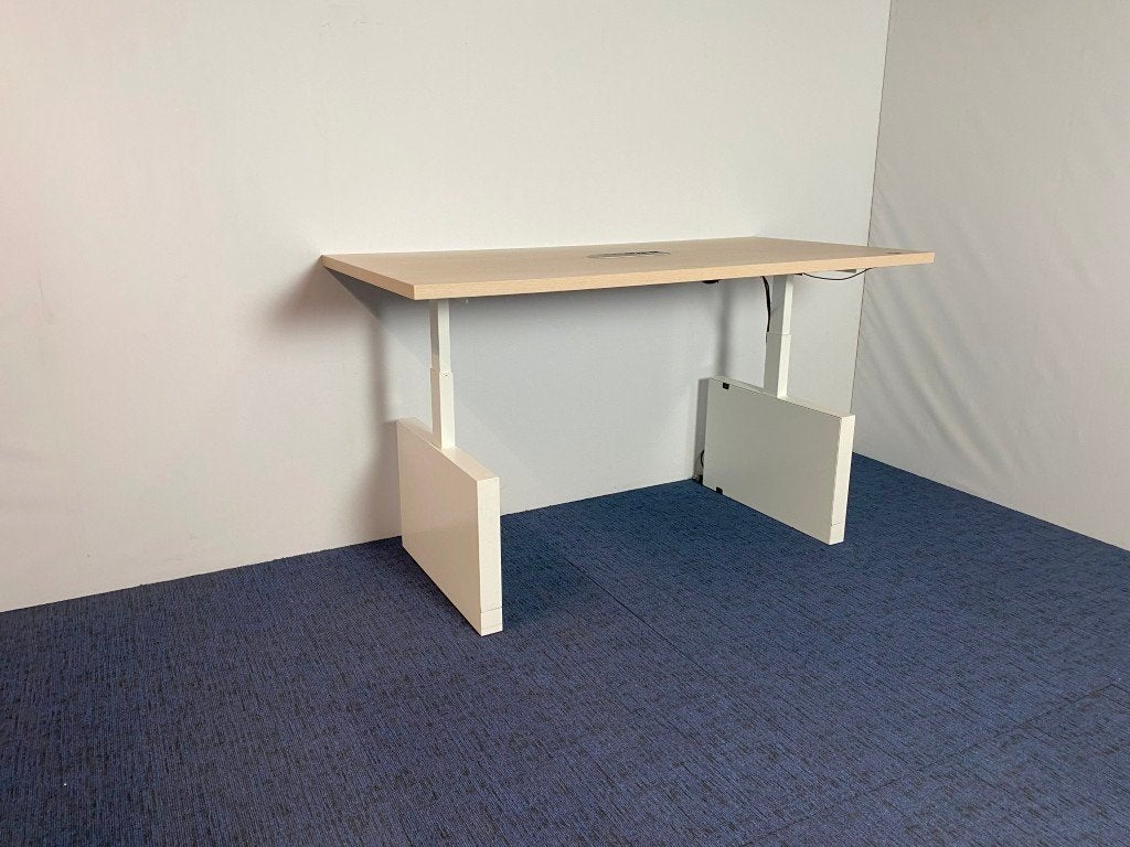 Zit/sta vergadertafel Voortman (elektrisch) - 200 x 100 cm., Ophalen, Zit-sta bureau, Voortman, 100 cm