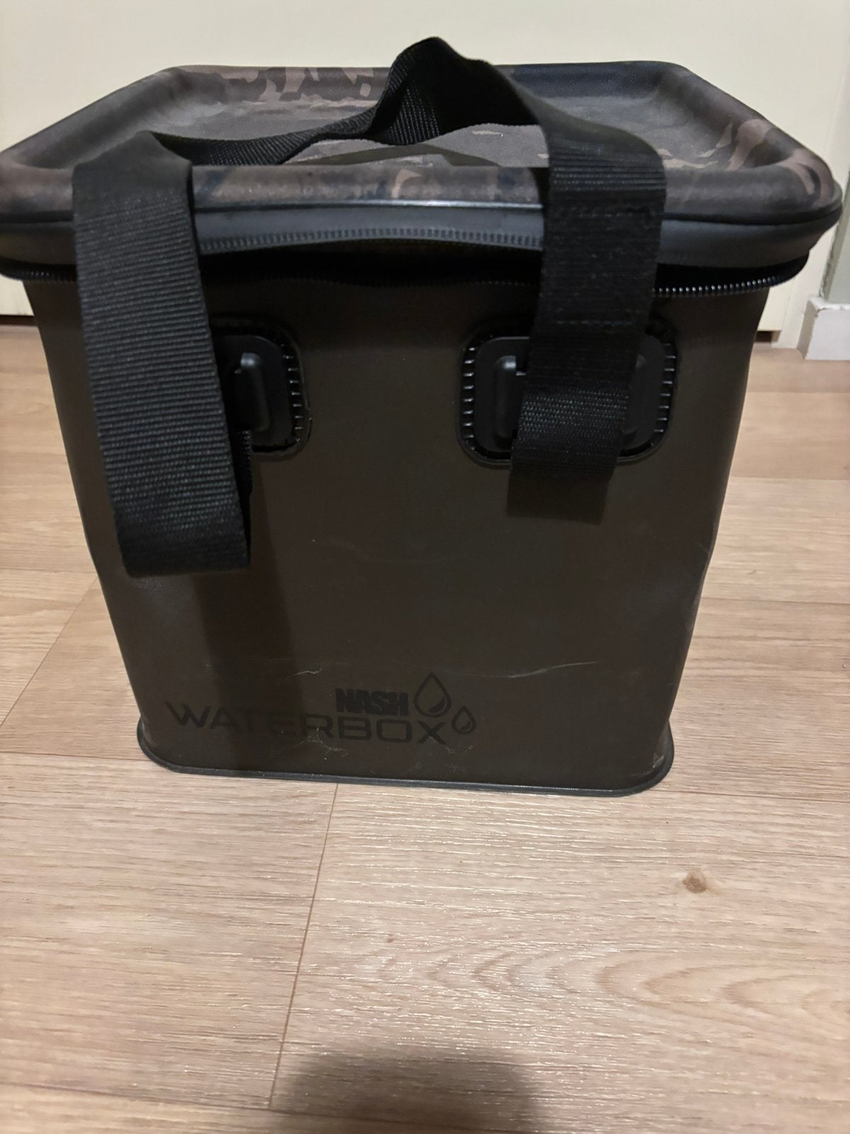 Nash waterbox small 24 liter, Fietsen en Brommers, Ophalen of Verzenden, Zo goed als nieuw