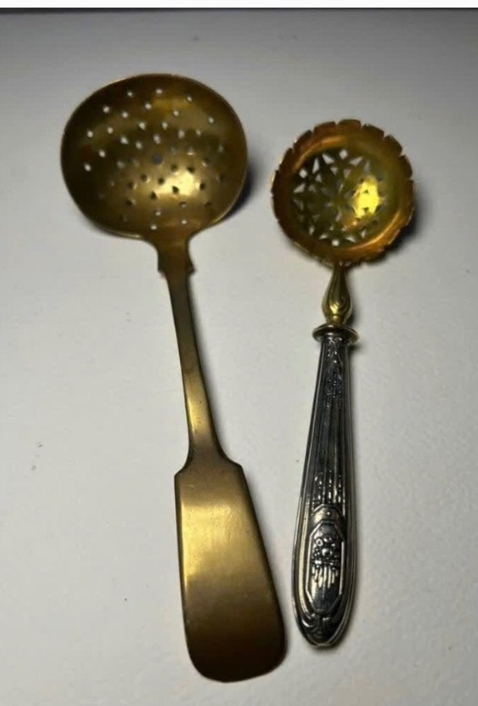 2 x antieke messing koperen suikerstrooi lepels, pr.p.stuk, Ophalen of Verzenden