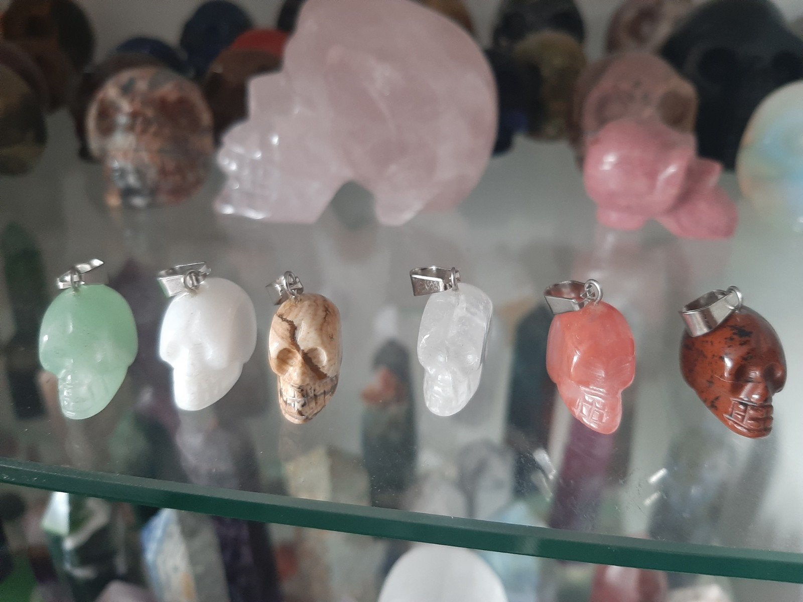 6  edelstenen schedel hangertje voor aan een ketting, Ophalen of Verzenden