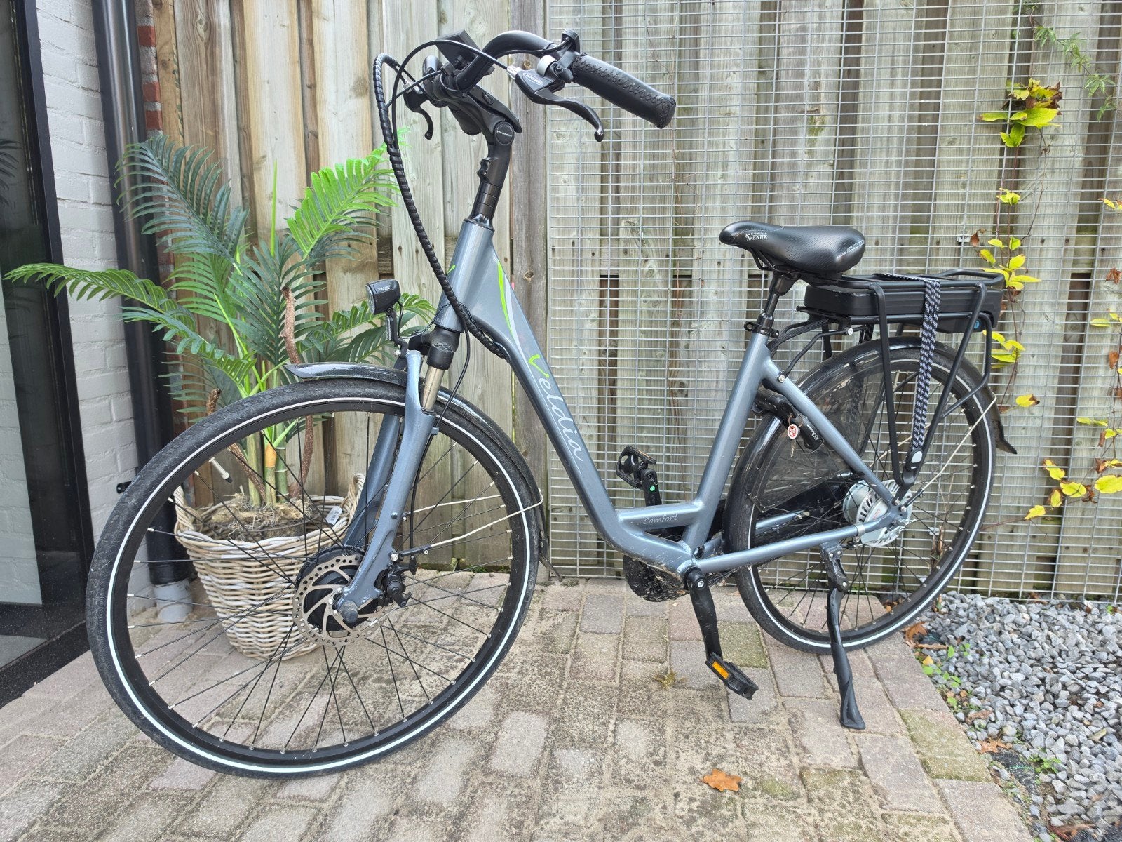 Veldia Elektrische Damesfiets 8 Versnellingen Accu Defect, 47 tot 51 cm, Ophalen, Gebruikt, Overige merken