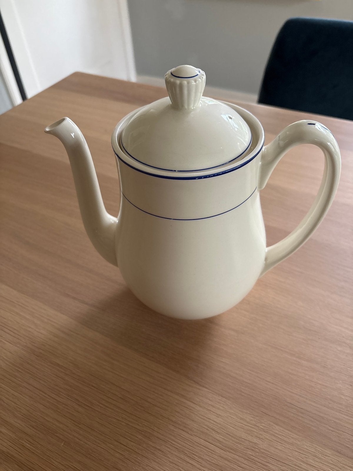 Vintage theepot van Royal Sphinx Maastricht - Crème met blau, Ophalen, Gebruikt, Overige merken, Keramiek
