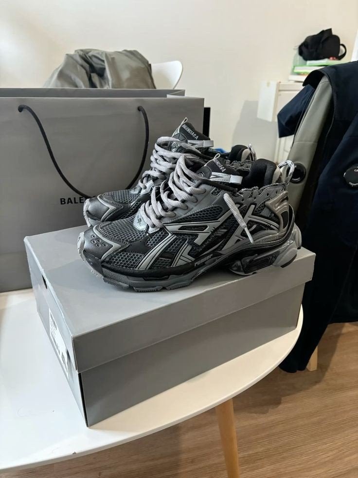 Balenciaga Runner sneakers maat 40-45, Zwart, Nieuw, Ophalen of Verzenden, Sneakers of Gympen