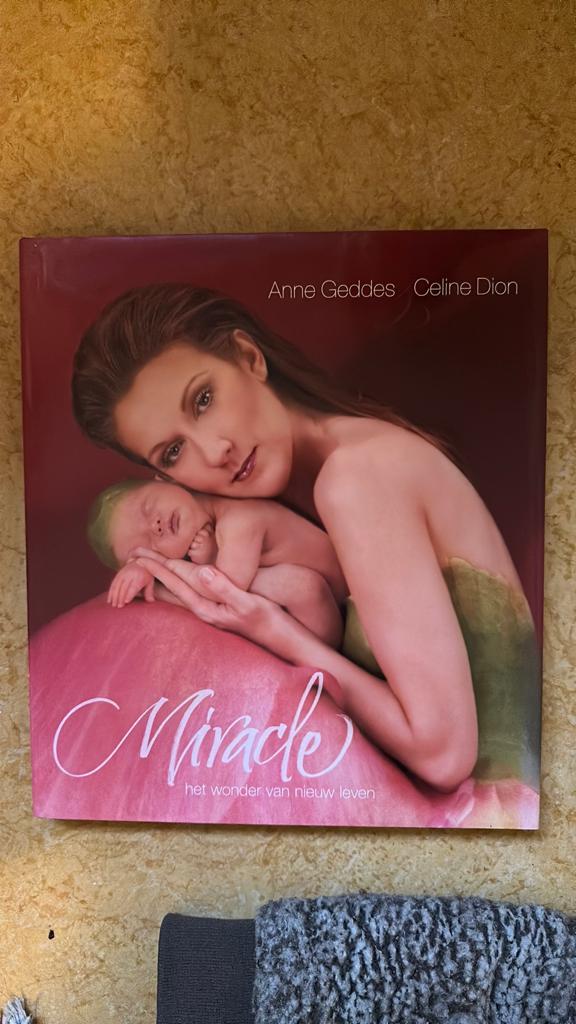 Miracle van Anne Geddes, Boeken, Zwangerschap en Opvoeding, Ophalen of Verzenden, Zo goed als nieuw, Zwangerschap en Bevalling