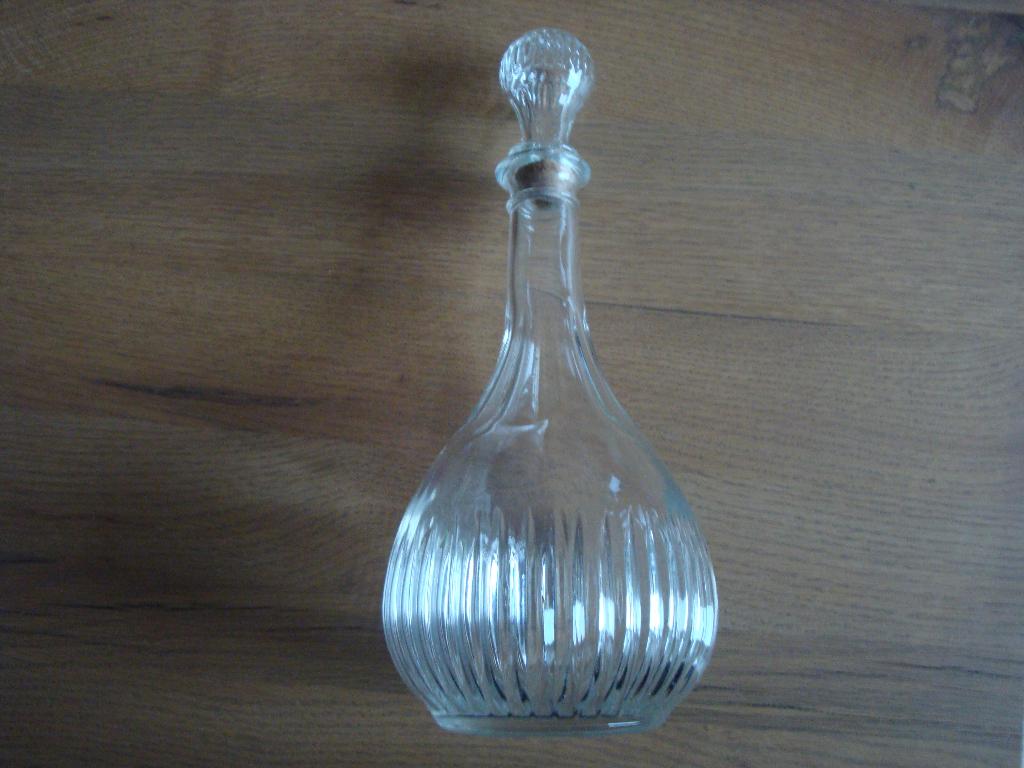 Karaf met glazen dop en kurk zo goed als nieuw, Overige typen, Ophalen of Verzenden, Overige stijlen, Glas