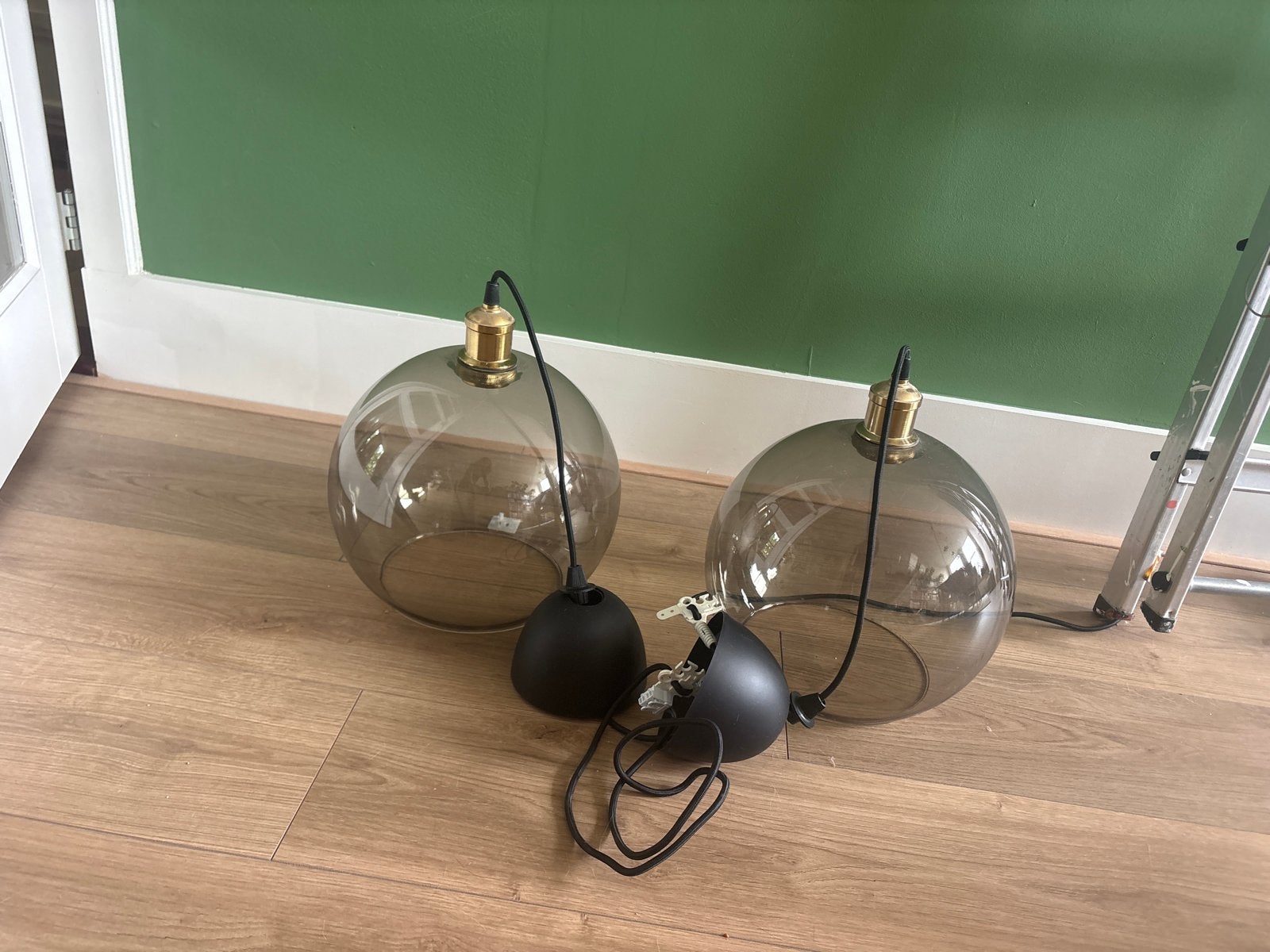IKEA JAKOBSBYN / JÄLLBY glazen nol hanglamp 2 maal, Ophalen, Zo goed als nieuw, Glas, E27 (groot)