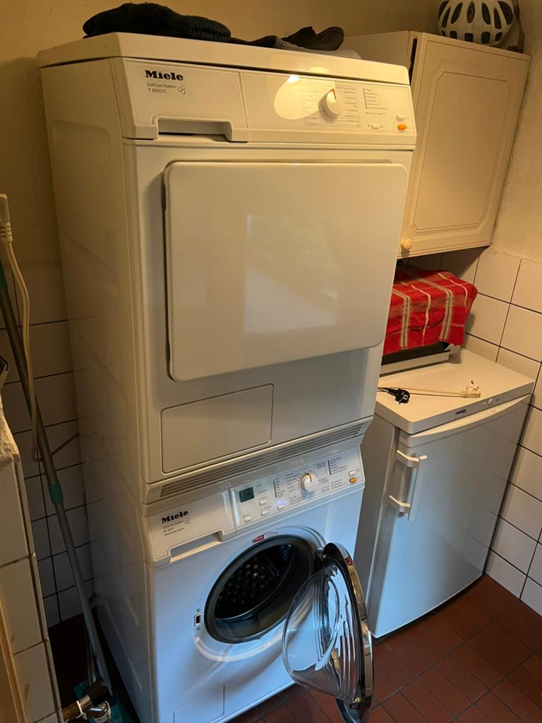 Miele wasmachine + droger, 6 tot 8 kg, Ophalen, Zo goed als nieuw, 85 tot 90 cm
