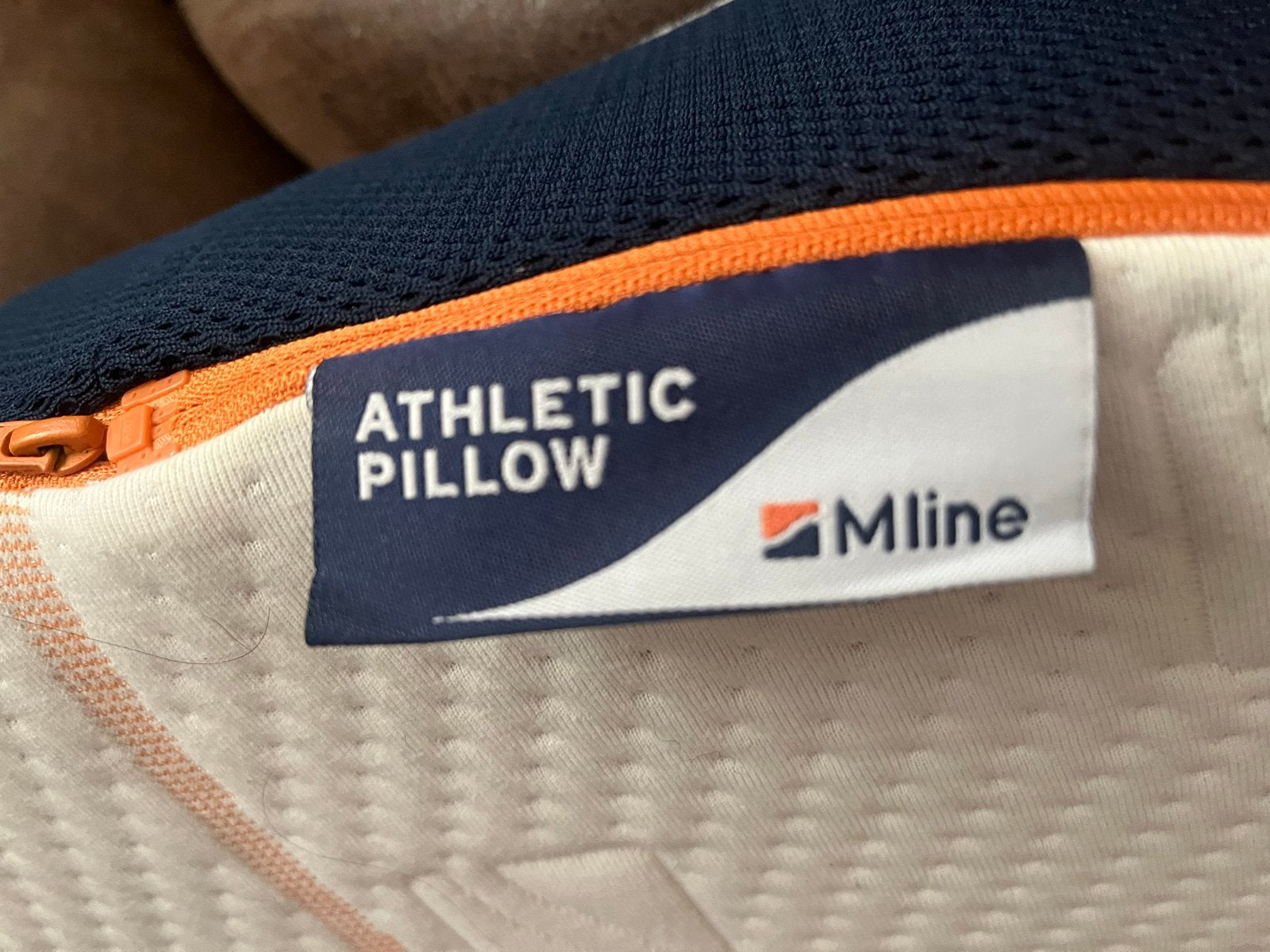 M line Athletic Pillow Hoofdkussen nieuw, Ophalen, Eenpersoons, Meerkleurig, Zo goed als nieuw