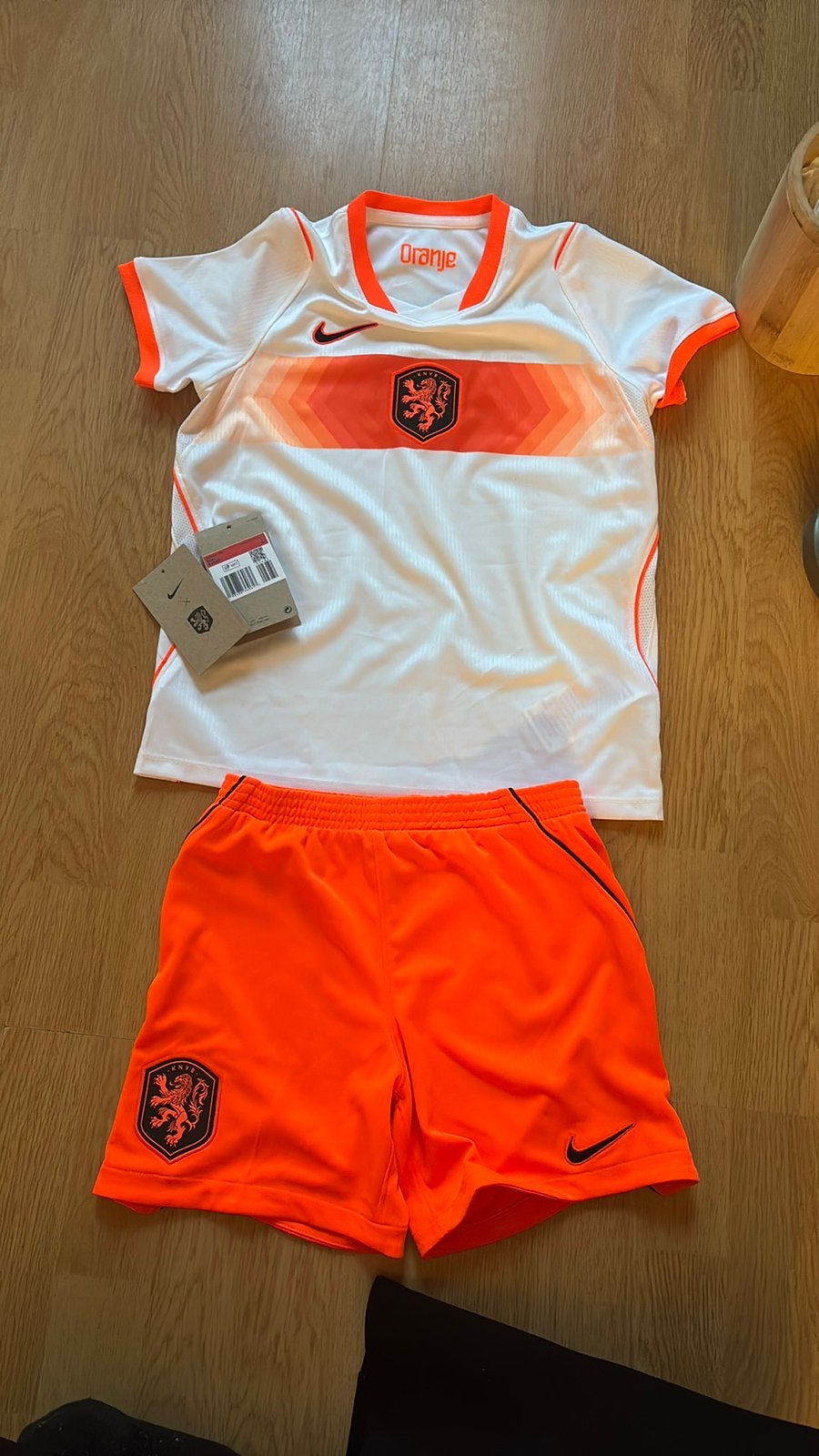 Officieel uit teneu Nederlands Elftal 2026-2028 mt 116/122, Maat XS of kleiner, Ophalen of Verzenden, Nieuw, Set