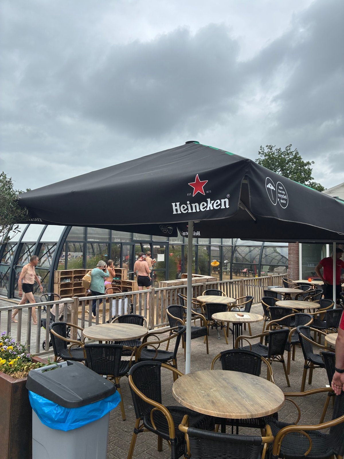Heineken Parasol 3x3 4 stuks, Ophalen, Gebruikt, 2 tot 3 meter, Stokparasol