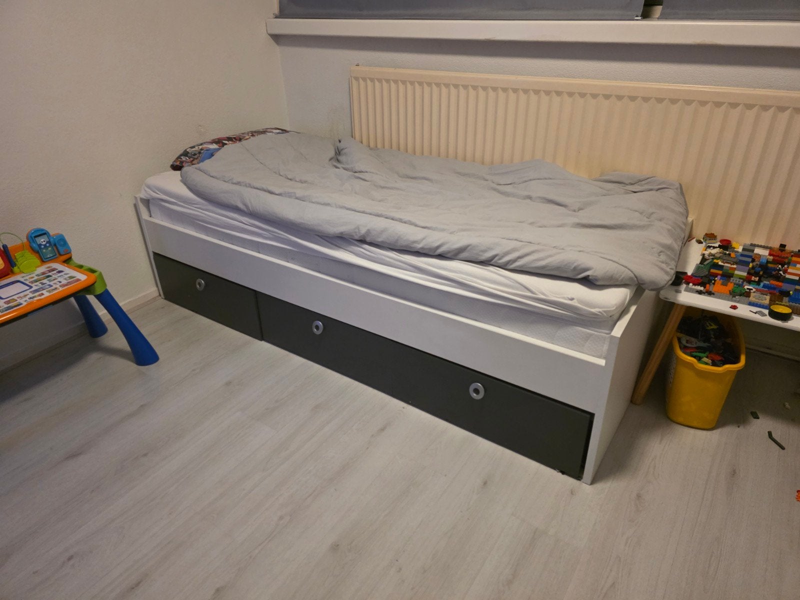 Eenpersoonsbed met 3 handige lades -, Gebruikt, 90 cm, Eenpersoons, Wit