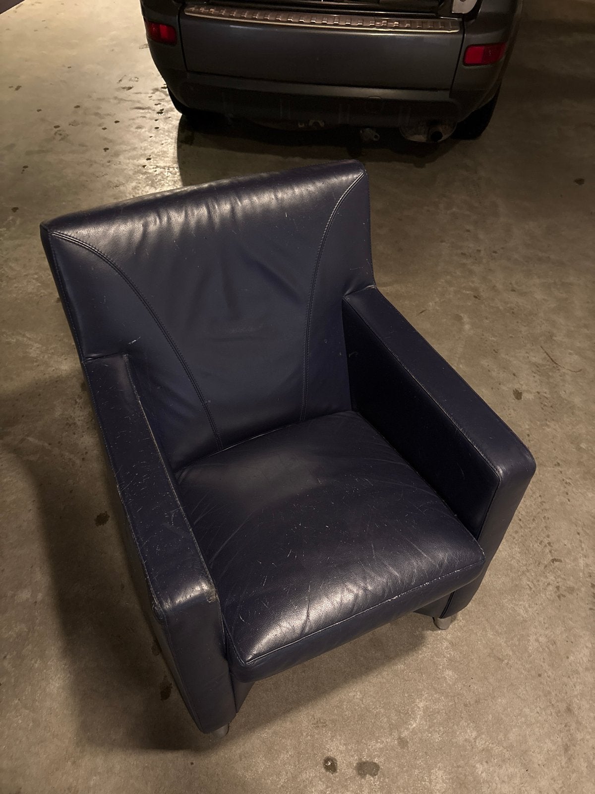 GRATIS Donkerblauwe Leolux fauteuil, Huis en Inrichting, Fauteuils, Ophalen, Gebruikt, Leer, 75 tot 100 cm