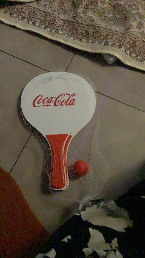 Een coca cola racket, Sport en Fitness, Tafeltennis, Ophalen of Verzenden, Zo goed als nieuw, Net, Batje(s) of Balletje(s), Verrijdbaar