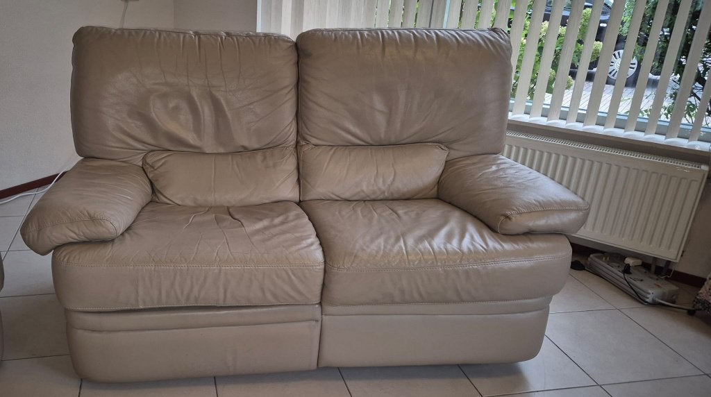 Comfortabele tweezits leren bank, uitschuifbare relaxstand, Ophalen, Gebruikt, 150 tot 200 cm, Tweepersoons