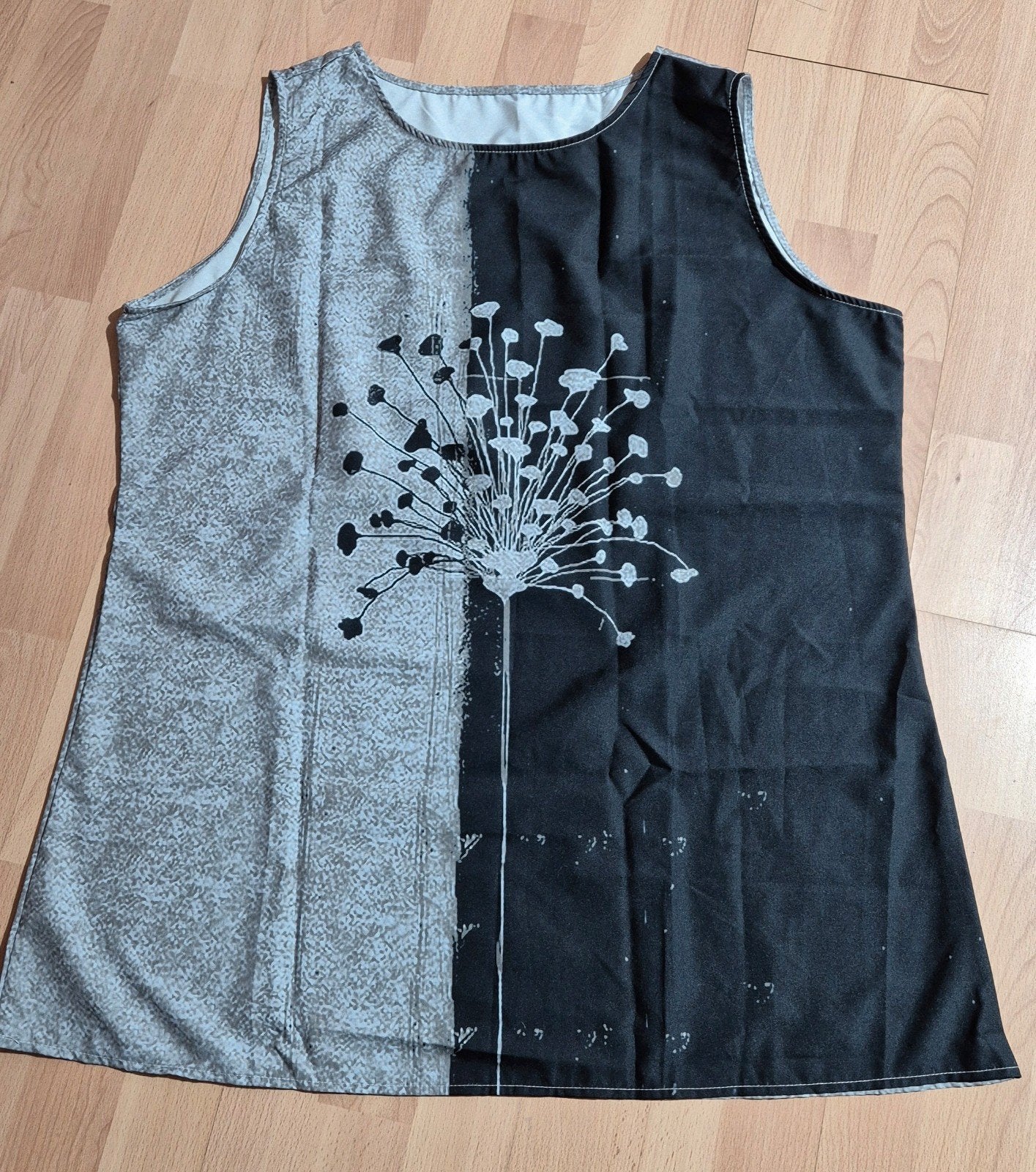 Nieuwe mouwloze top maat 48 met unieke print, Zwart, Maat 46/48 (XL) of groter, Nieuw, Ophalen of Verzenden