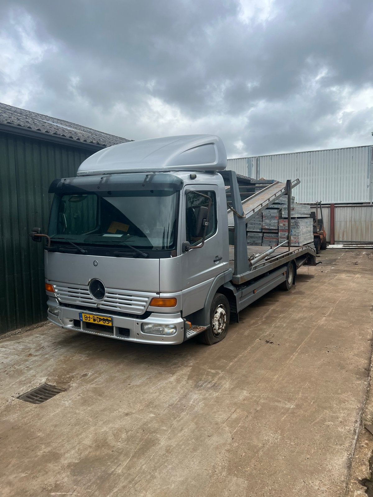 Mercedes atego 817, Ophalen, Mercedes-Benz